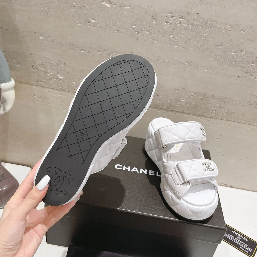 👟👟Ex-factory price 520👟👟 (top version) CHANEL Chanel C Jia Xiaoxiang 24ss new wedge heel open toe high heel sandals Top counter quality, don’t be super stunning the moment you put it on your feet🔥All materials are customized according to the original version! Upper: imported cowhide, lining: imported sheepskin, feet: sheepskin, sole: original outsole, size: 34-41